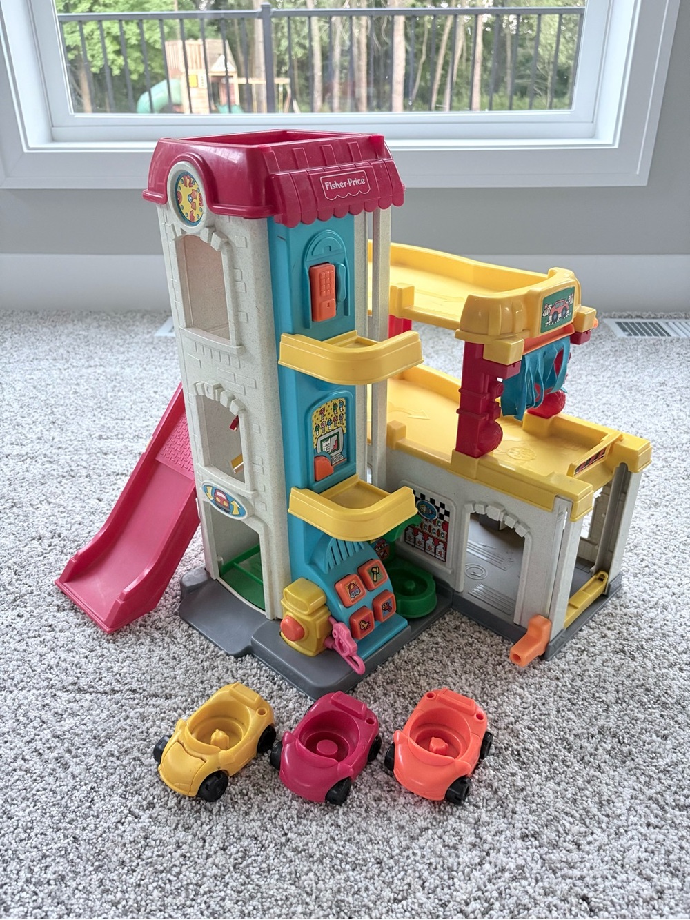 Vintage 1999 Fisher-Price Little People Fun Sounds Garage Playset
